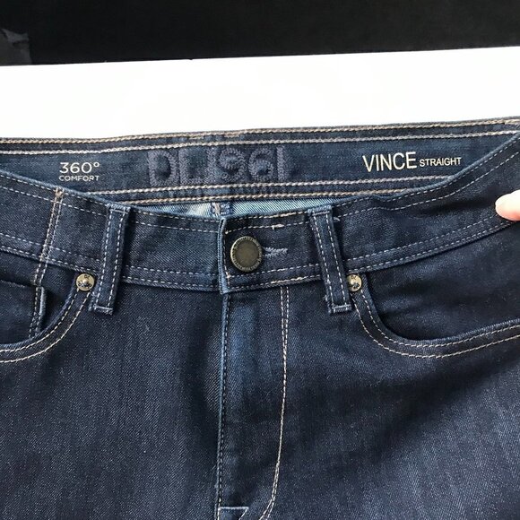 DL1961 Vince Men's Stretch Straight Leg Dark-wash Blue Jeans EUC  29 X 34 - Picture 4 of 15